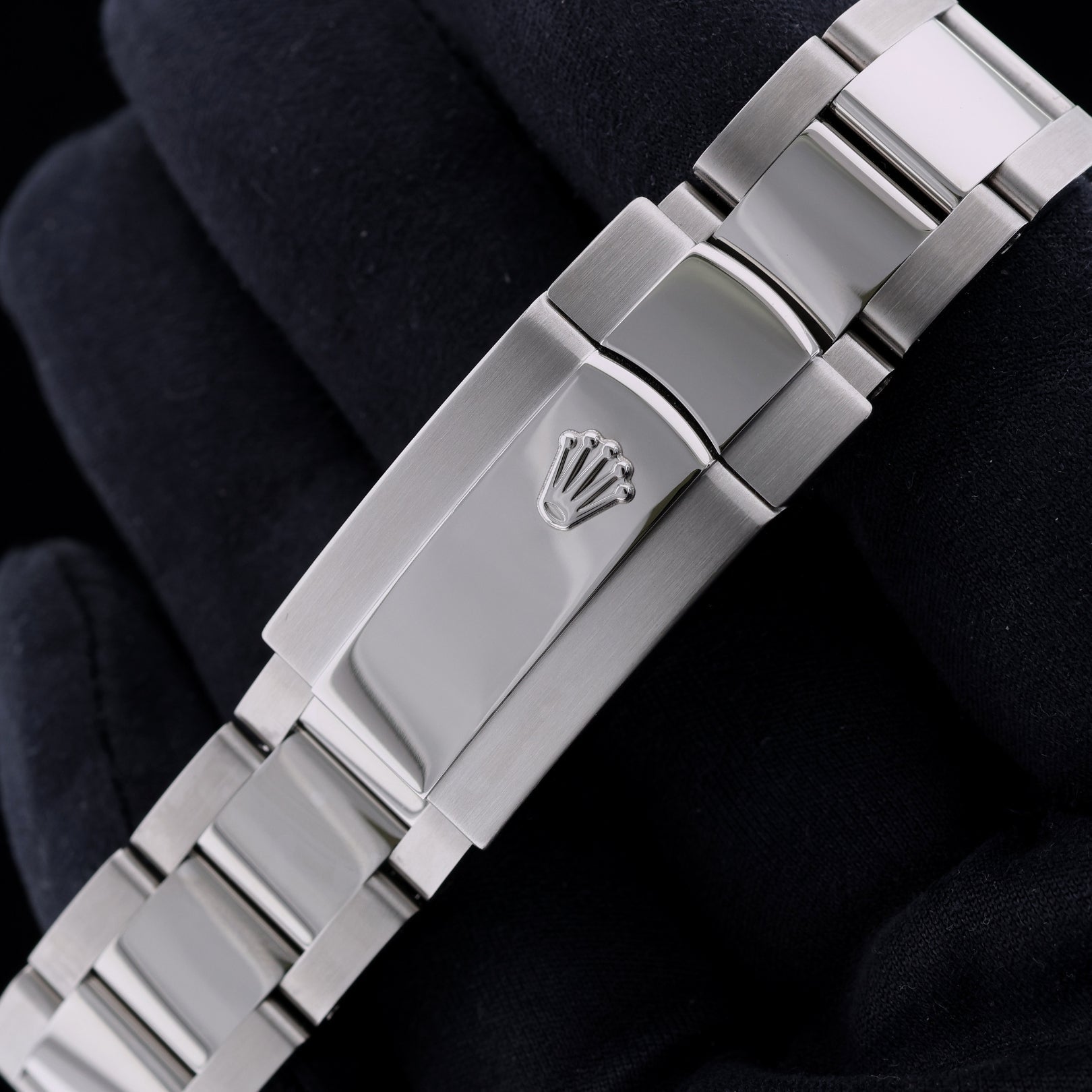 Rolex Oyster Perpetual Date, 34mm, Silver Diamond Dial, Ref. 115234, 05 - 2019, B+P - LUXUHRIA