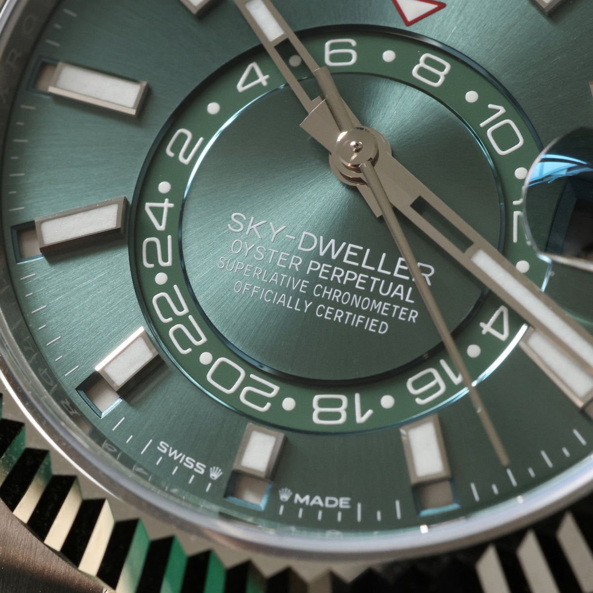 Rolex Sky - Dweller 42mm, Edelstahl, grünes Zifferblatt, Ref. 336934, 11 - 2024, B+P - LUXUHRIA