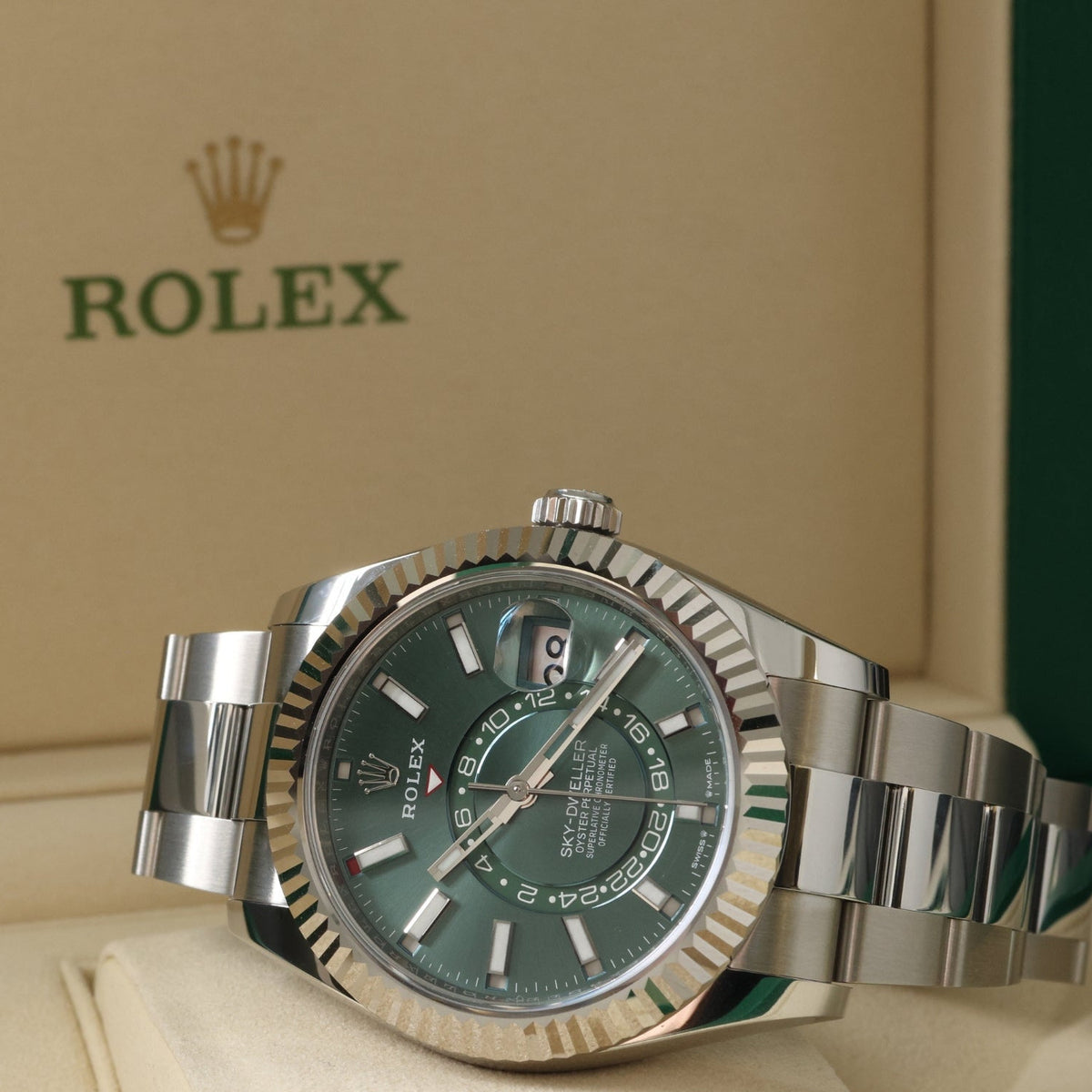 Rolex Sky - Dweller 42mm, Edelstahl, grünes Zifferblatt, Ref. 336934, 11 - 2024, B+P - LUXUHRIA