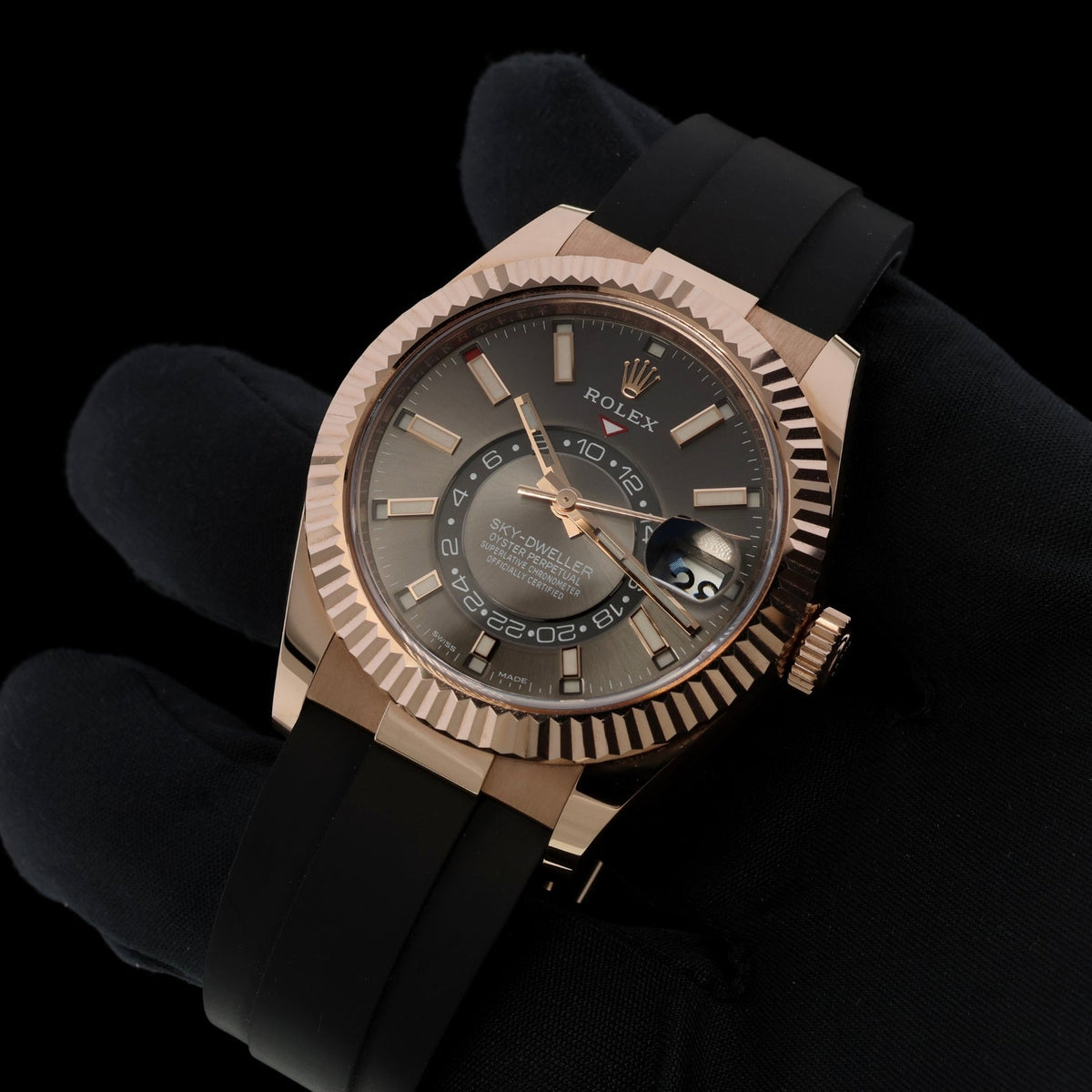 Rolex Sky-Dweller, Everose Gold, Grey Dial, Oysterflex, 42mm, Ref. 326235, 2021, B+P - LUXUHRIA