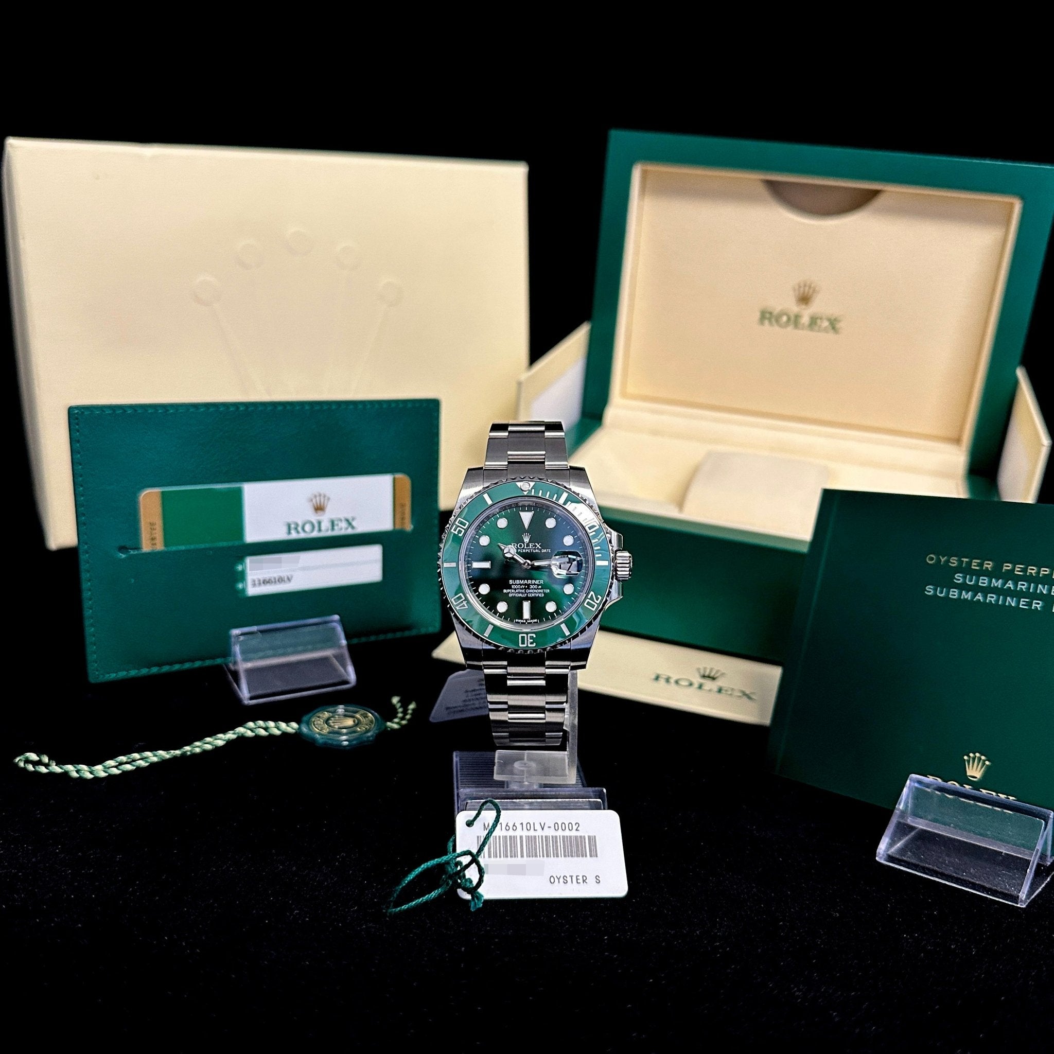 Rolex Submariner Date "Hulk" 40mm, Grün Keramic, Ref. 116610LV, 10 - 2016/LC100, foliert/verklebt, B+P - LUXUHRIA