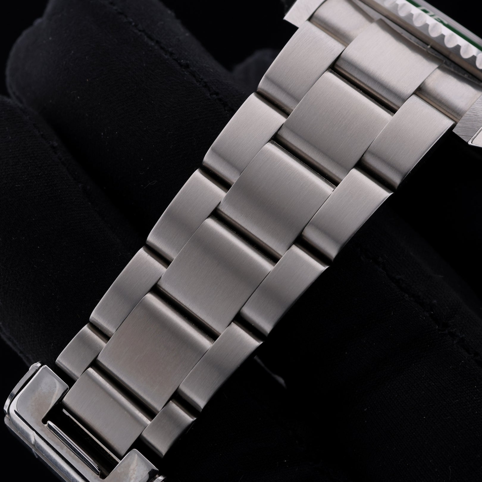 Rolex Submariner Date, "Kermit", Full-Sticker, Ref. 16610LV, 12-2010, B+P - LUXUHRIA