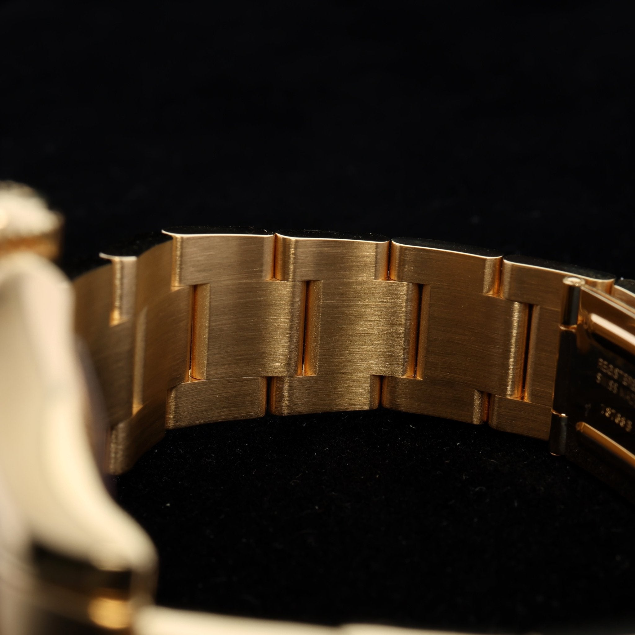 Rolex Yachtmaster 40, Gelbgold, Erstkaufrechnung, Z - Serie, Ref. 16628, 2011, B+P - LUXUHRIA