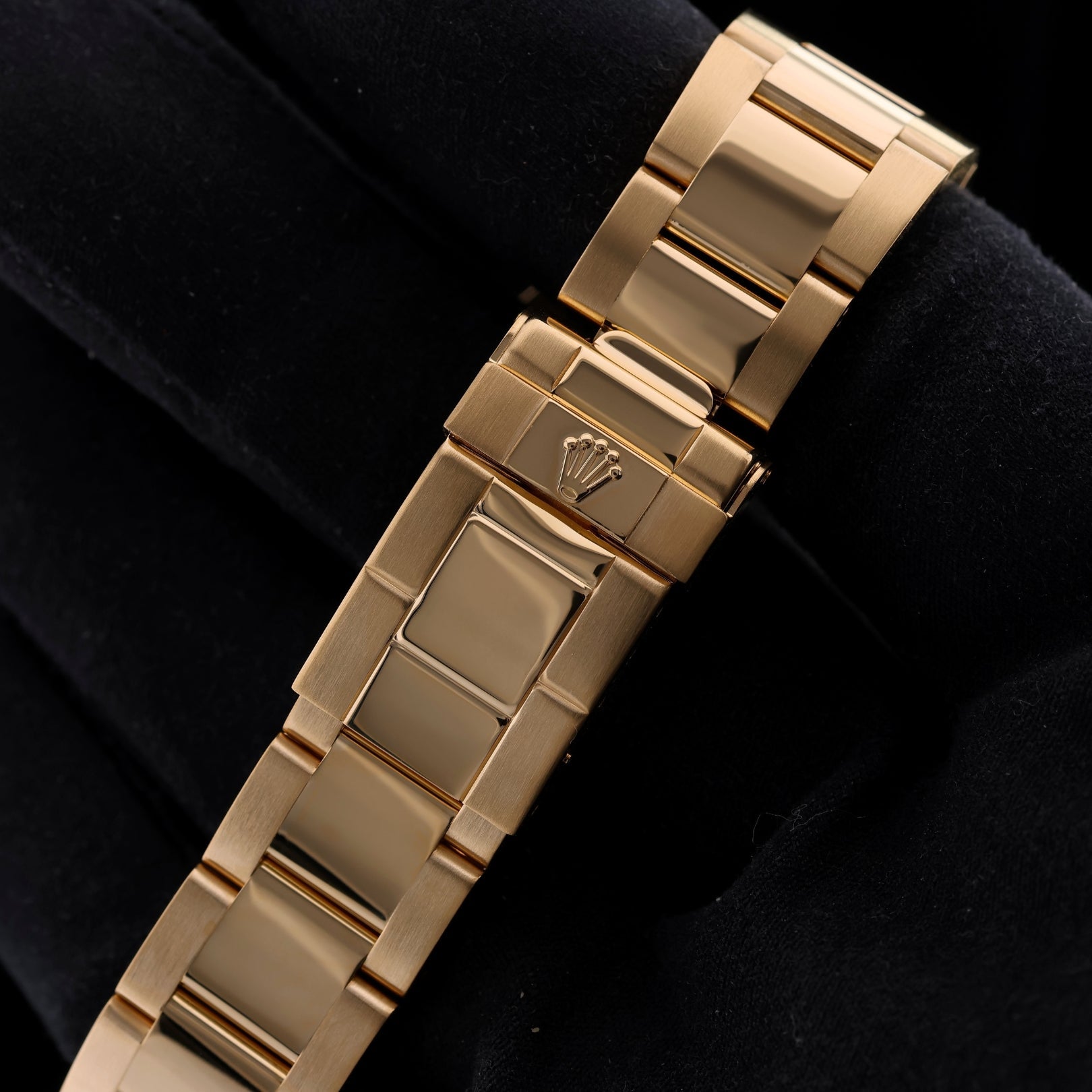 Rolex Yachtmaster 40, Gelbgold, Erstkaufrechnung, Z - Serie, Ref. 16628, 2011, B+P - LUXUHRIA