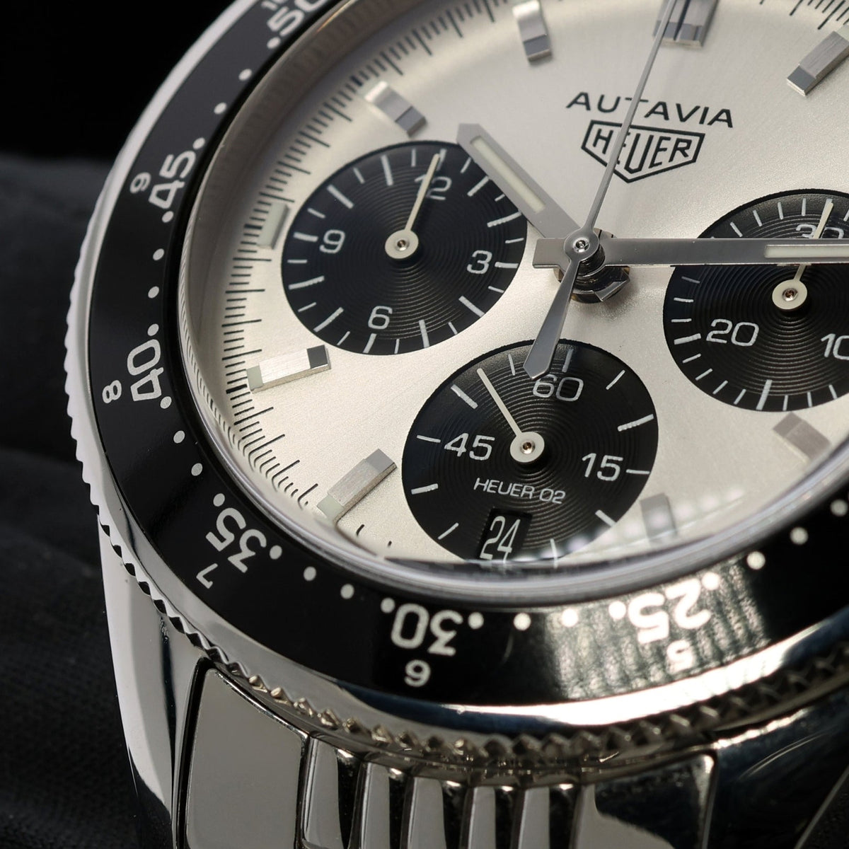 TAG Heuer Autavia, Jack Heuer 85th Birthday Edition, Ref. CBE2111.BA0687, 08-2018, B+P - LUXUHRIA