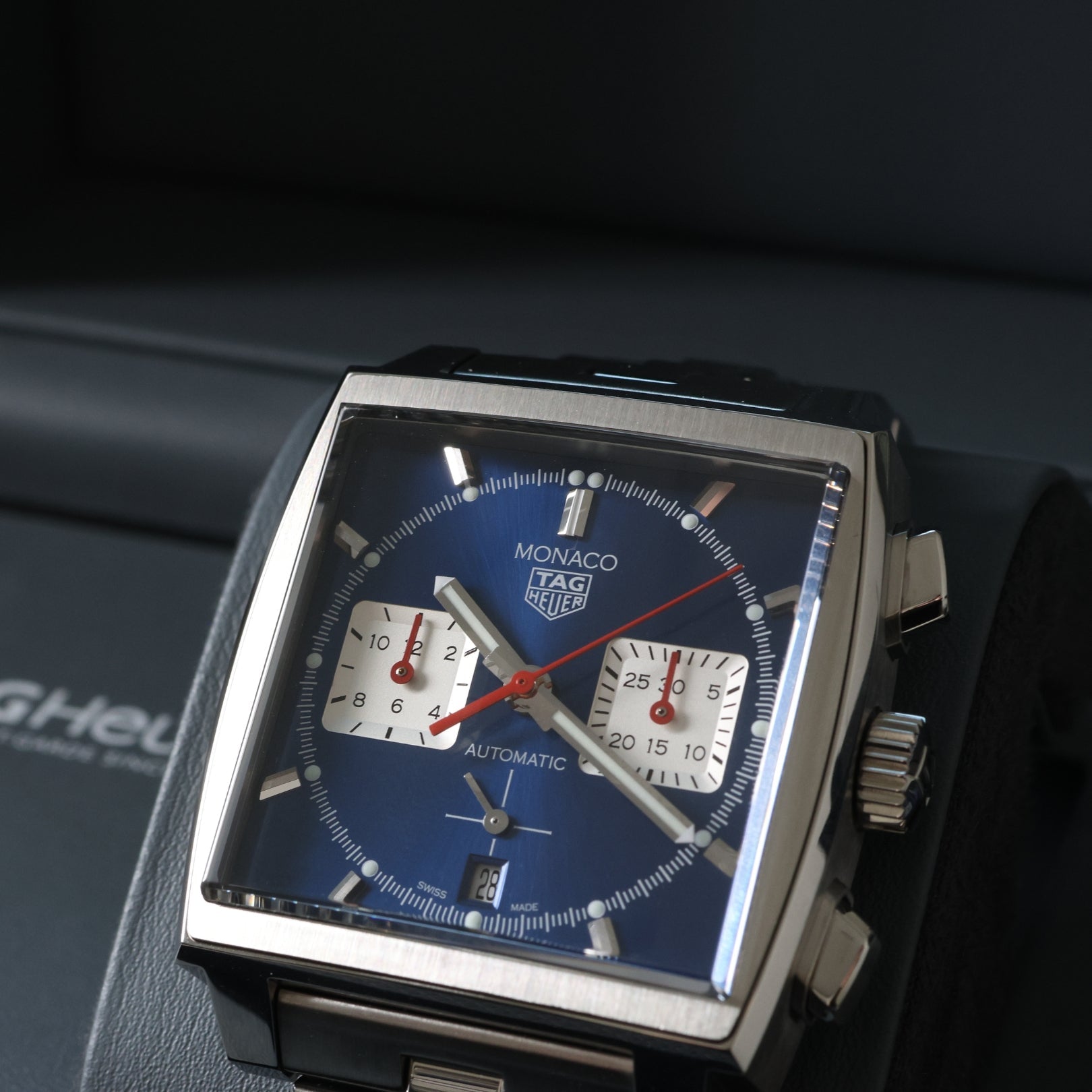 TAG Heuer Monaco Chronograph, Blue Dial, Erstkaufrechnung, 39mm, Ref. CBL2111.BA0644, 2025, B+P - LUXUHRIA