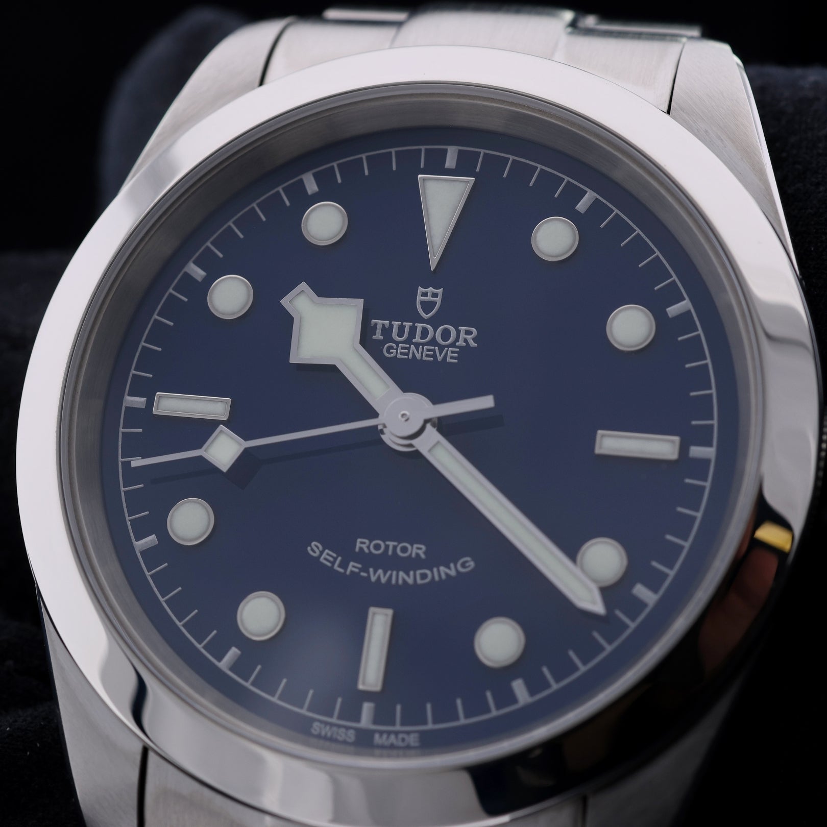 Tudor Black Bay 41, Blue Dial, Edelstahl - & Textilarmband Ref. 79540, 11 - 2022, B+P - LUXUHRIA