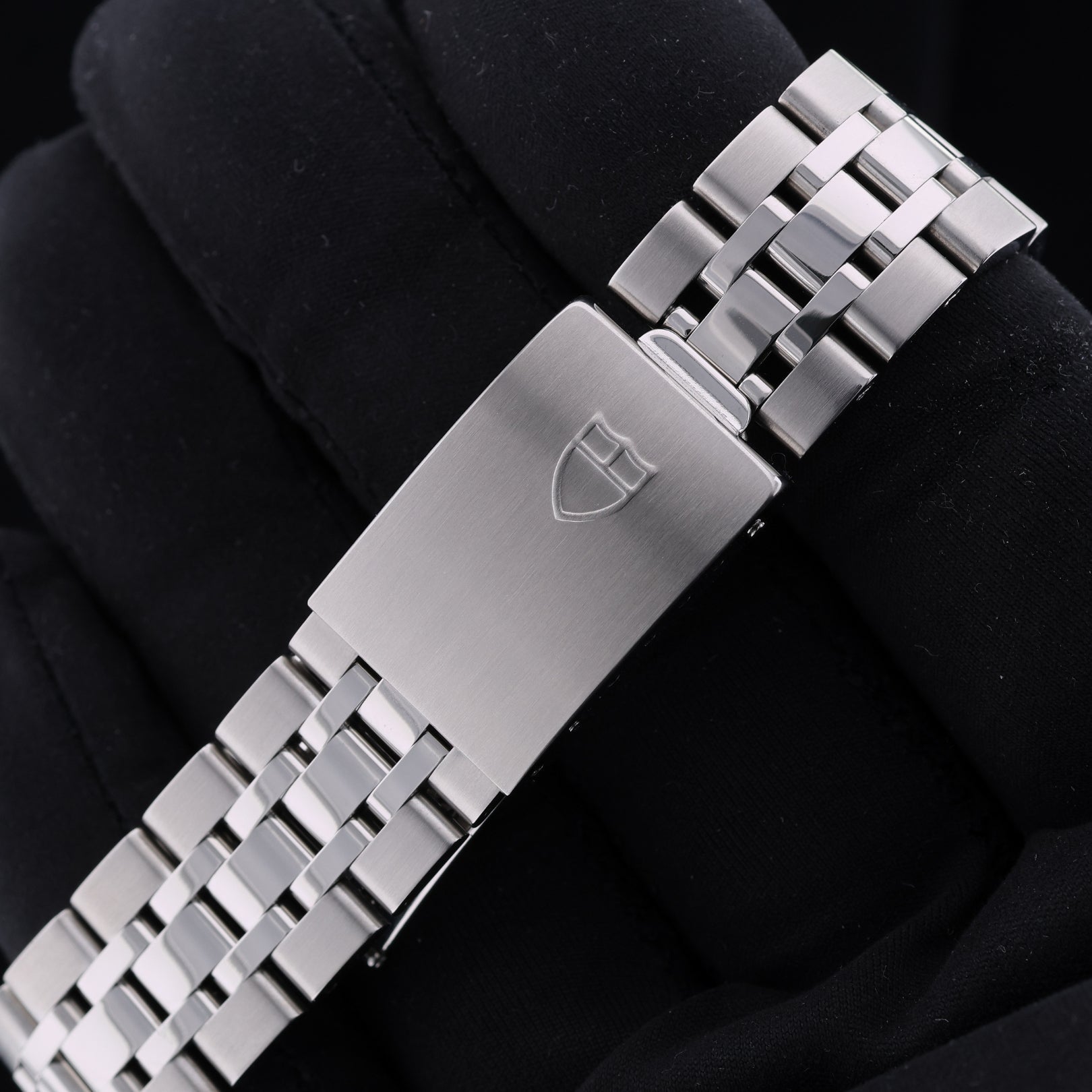 Tudor Classic Date, Blue Diamond Dial, 38mm, Ref. 21010, 09-2015, B+P - LUXUHRIA