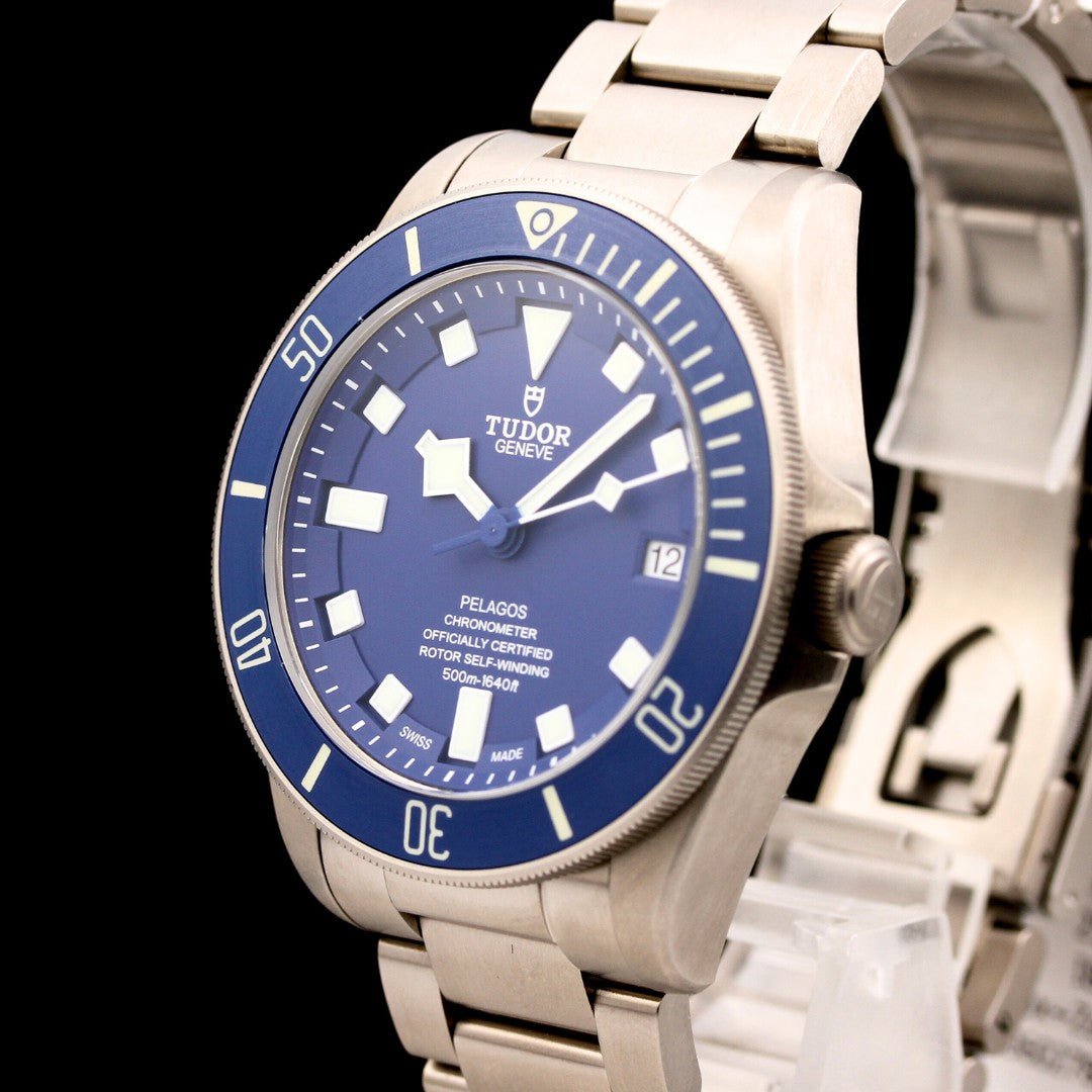 Tudor Pelagos Titanium 42 mm, Ref. 25600TB, B+P - LUXUHRIA