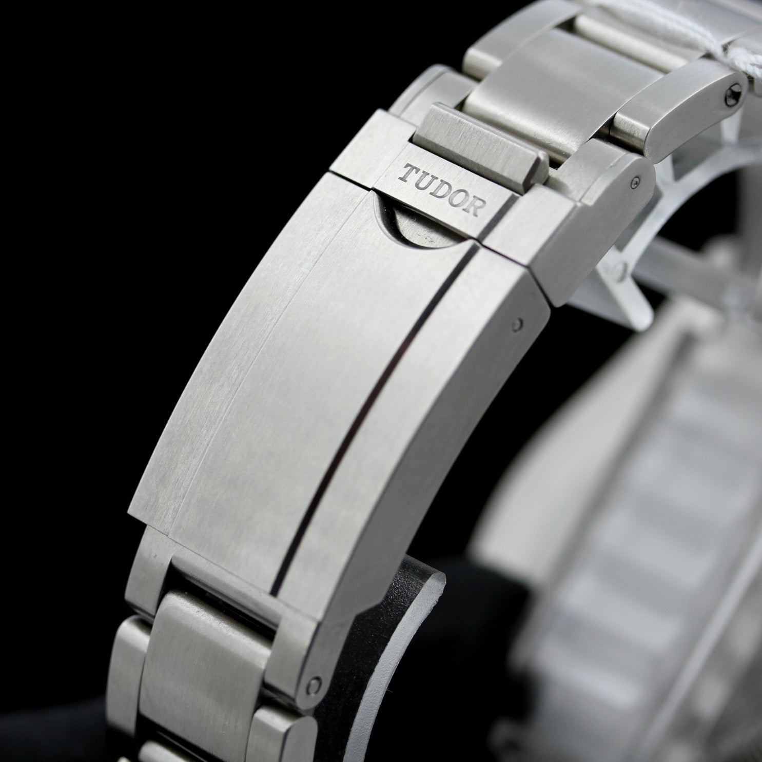 Tudor Ranger 39 mm, Black Dial, MT5402, Ref. M79950 - 0001, B+P - LUXUHRIA